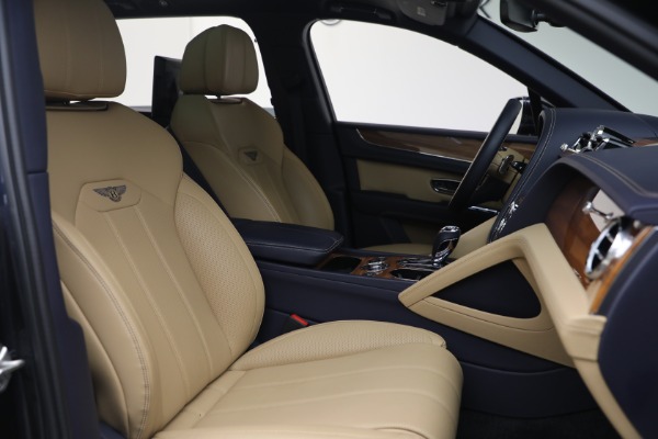 Used 2024 Bentley Bentayga EWB V8 for sale Sold at Maserati of Greenwich in Greenwich CT 06830 24