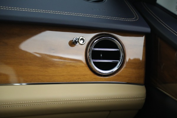 Used 2024 Bentley Bentayga EWB V8 for sale Sold at Maserati of Greenwich in Greenwich CT 06830 28