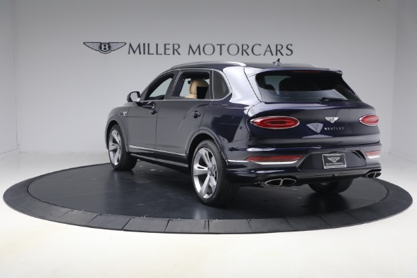 Used 2024 Bentley Bentayga EWB V8 for sale Sold at Maserati of Greenwich in Greenwich CT 06830 3