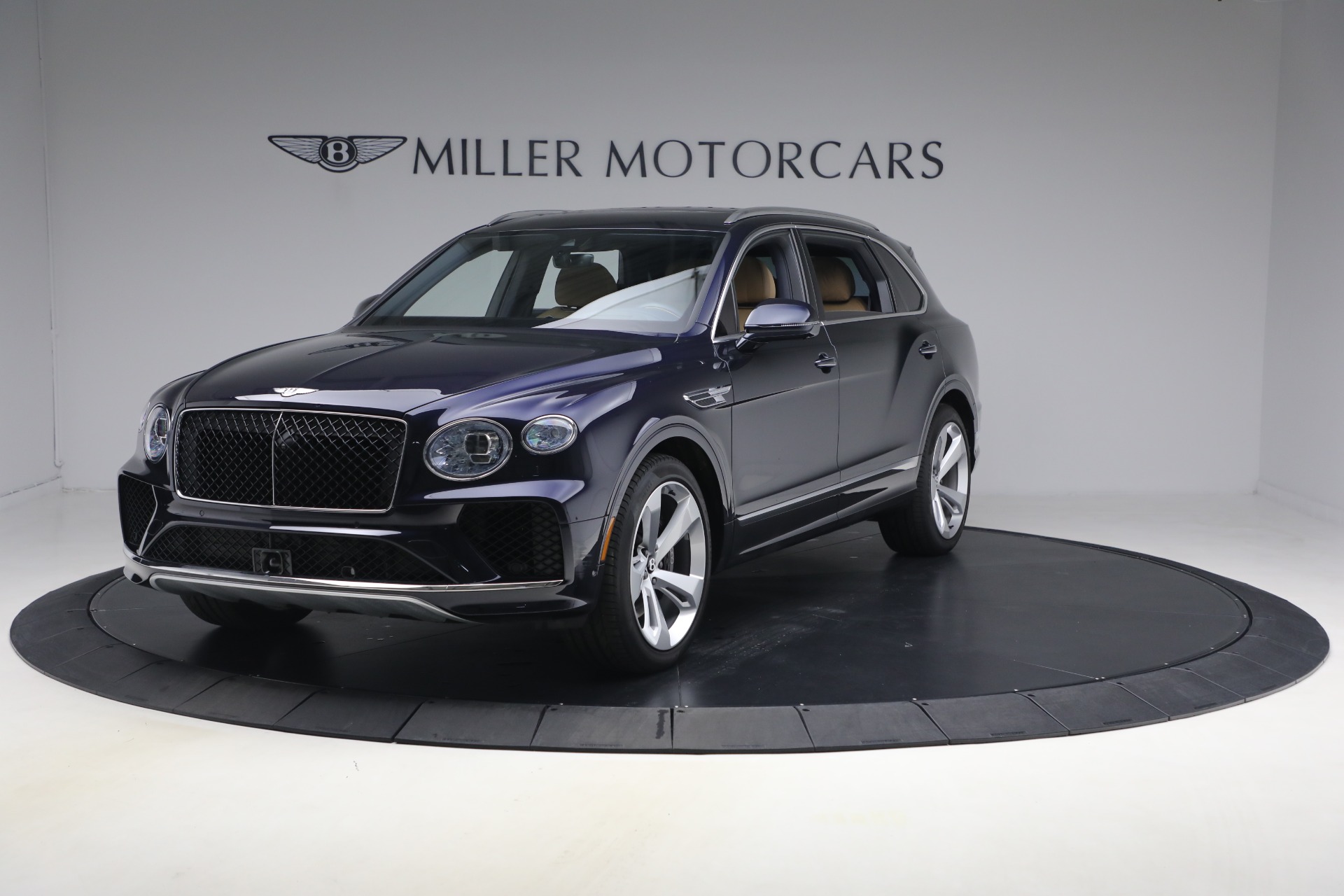 Used 2024 Bentley Bentayga EWB V8 for sale Sold at Maserati of Greenwich in Greenwich CT 06830 1