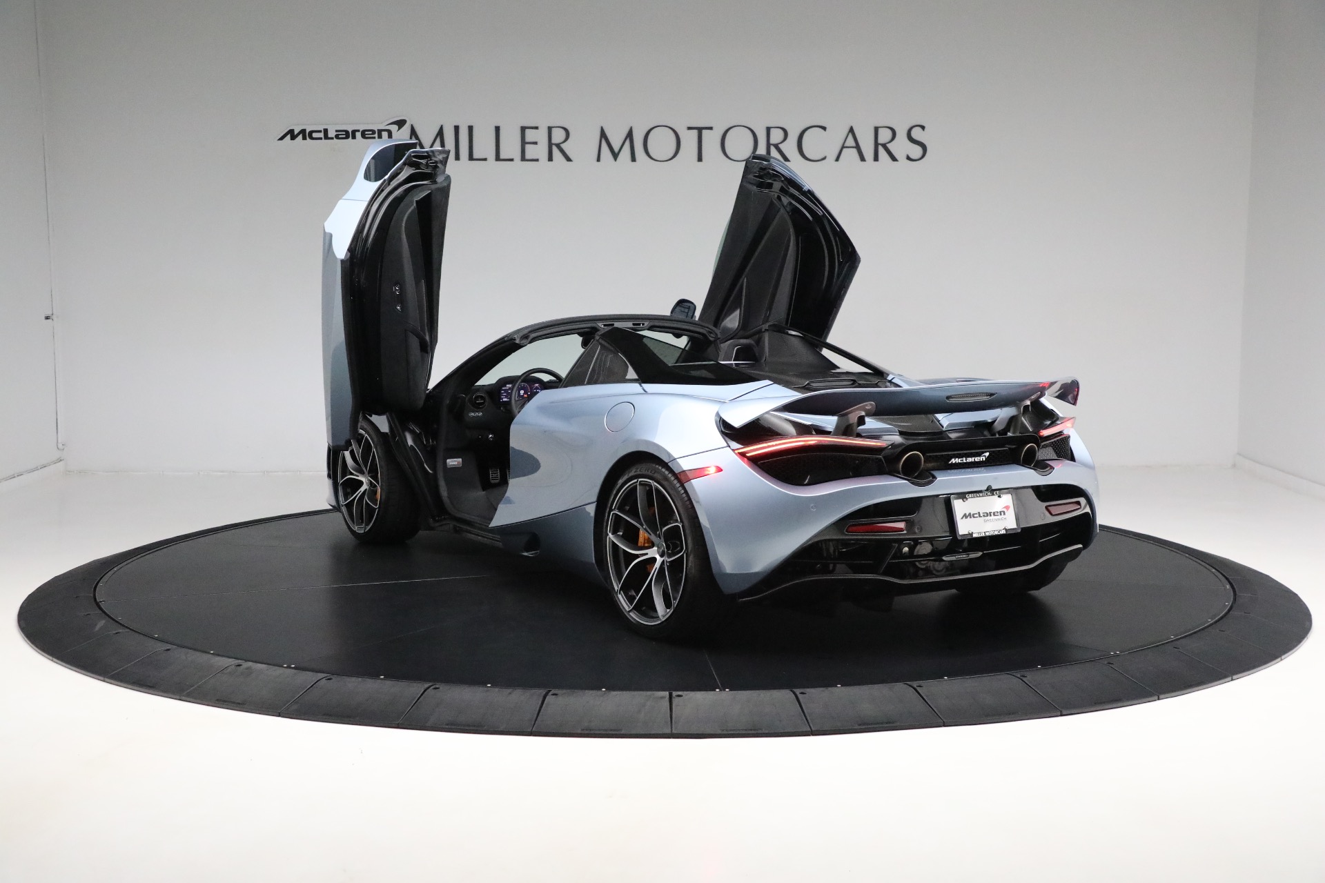 McLaren 720s 模型 1/18 McLaren 720S GT3 Gloss White Sealed Body Model Car by
