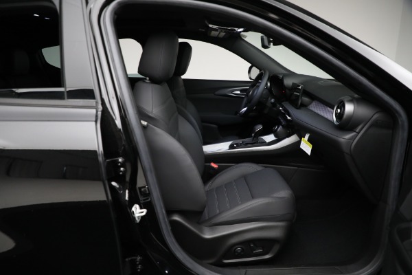 New 2024 Alfa Romeo Tonale Ti for sale Sold at Maserati of Greenwich in Greenwich CT 06830 26