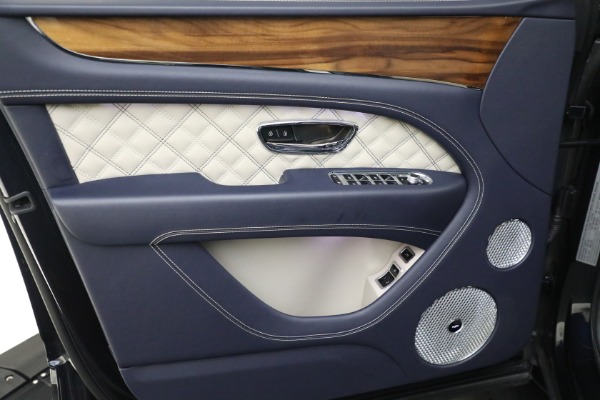 Used 2021 Bentley Bentayga V8 for sale Sold at Maserati of Greenwich in Greenwich CT 06830 13
