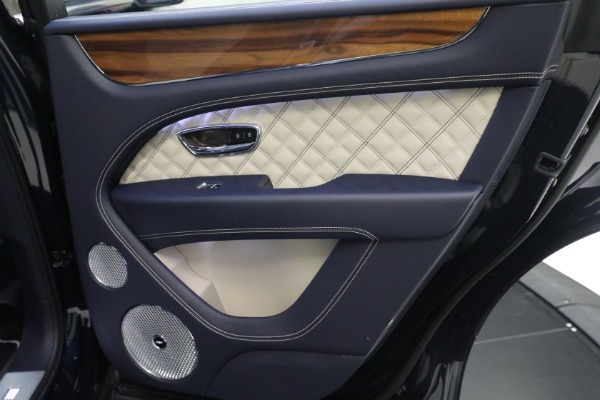 Used 2021 Bentley Bentayga V8 for sale Sold at Maserati of Greenwich in Greenwich CT 06830 25