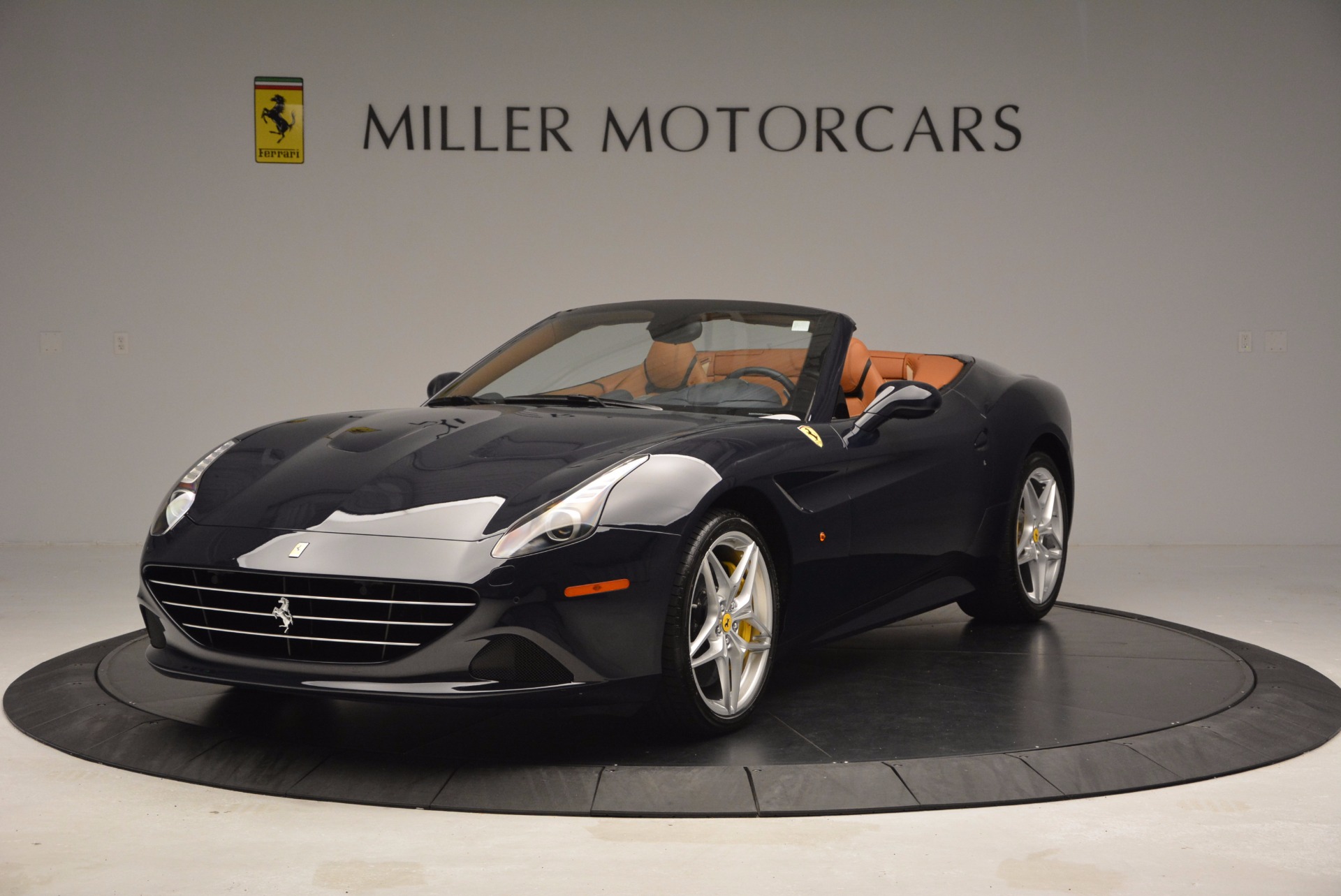 Used 2015 Ferrari California T for sale Sold at Maserati of Greenwich in Greenwich CT 06830 1