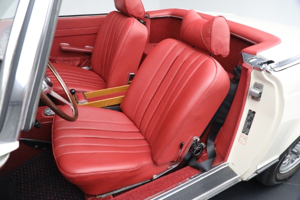 Used 1970 Mercedes-Benz 280 SL for sale Sold at Maserati of Greenwich in Greenwich CT 06830 19