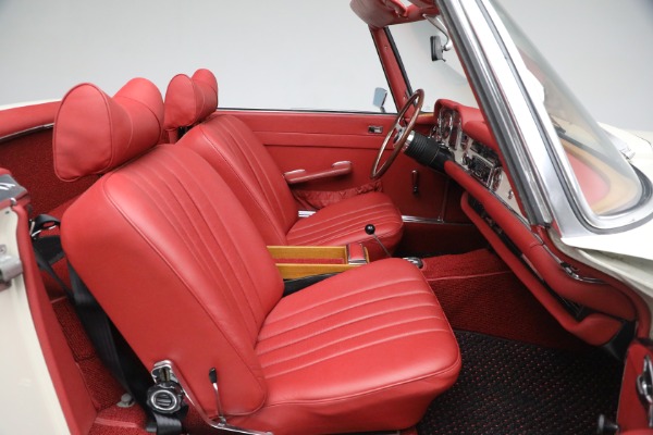Used 1970 Mercedes-Benz 280 SL for sale Sold at Maserati of Greenwich in Greenwich CT 06830 24