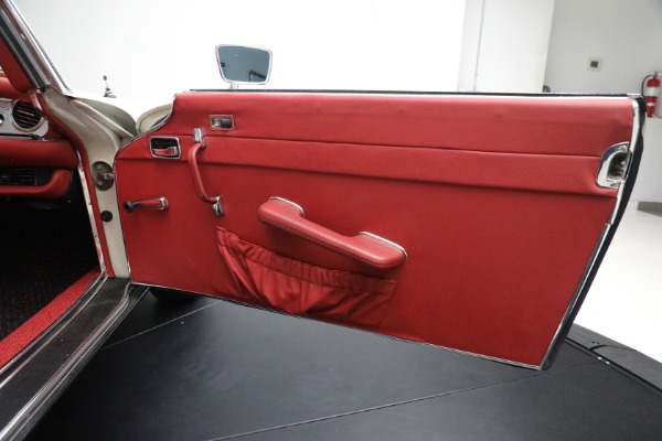 Used 1970 Mercedes-Benz 280 SL for sale Sold at Maserati of Greenwich in Greenwich CT 06830 26