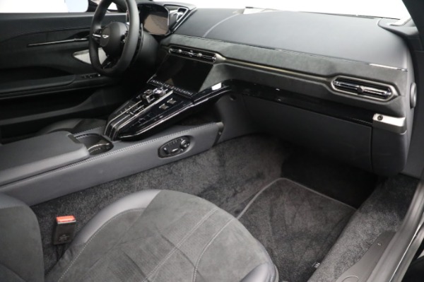 New 2025 Aston Martin Vantage for sale $242,100 at Maserati of Greenwich in Greenwich CT 06830 21