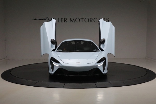 Used 2023 McLaren Artura Vision for sale Sold at Maserati of Greenwich in Greenwich CT 06830 13