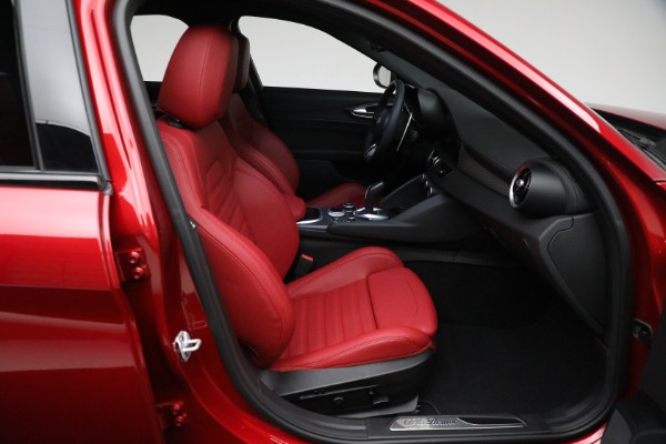 Used 2024 Alfa Romeo Giulia Quadrifoglio Carbon for sale $78,900 at Maserati of Greenwich in Greenwich CT 06830 26