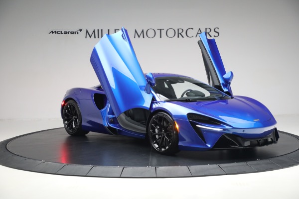 New 2025 McLaren Artura for sale Sold at Maserati of Greenwich in Greenwich CT 06830 16