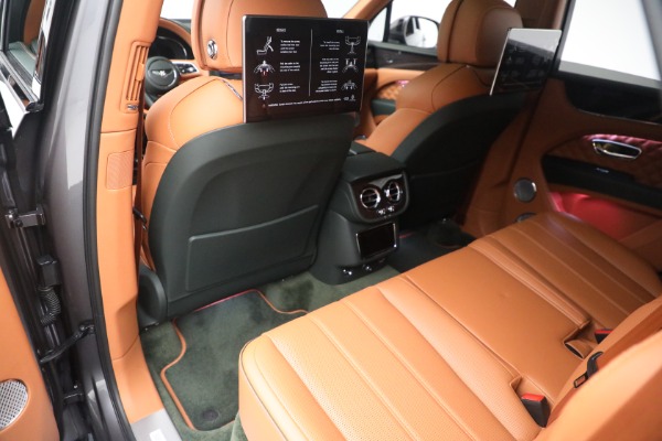 Used 2023 Bentley Bentayga Azure Hybrid for sale $159,900 at Maserati of Greenwich in Greenwich CT 06830 27