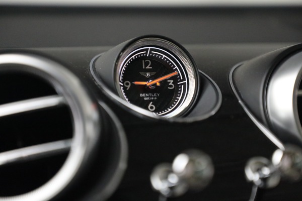 Used 2019 Bentley Bentayga V8 for sale Sold at Maserati of Greenwich in Greenwich CT 06830 27