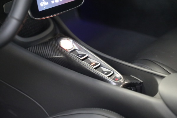 Used 2025 McLaren Artura TechLux for sale $227,900 at Maserati of Greenwich in Greenwich CT 06830 28