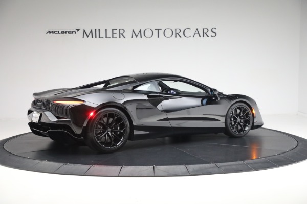 Used 2025 McLaren Artura TechLux for sale $227,900 at Maserati of Greenwich in Greenwich CT 06830 9
