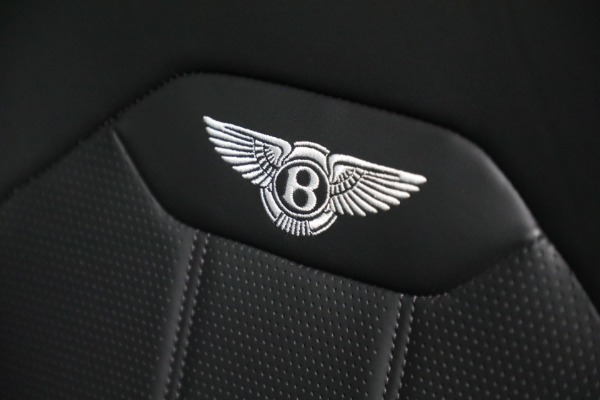 Used 2021 Bentley Bentayga V8 for sale $129,900 at Maserati of Greenwich in Greenwich CT 06830 17