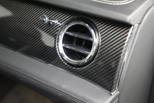 Used 2021 Bentley Bentayga V8 for sale $129,900 at Maserati of Greenwich in Greenwich CT 06830 26