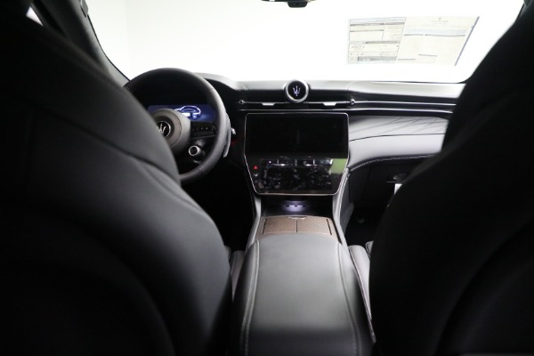 New 2025 Maserati Grecale Folgore for sale $102,900 at Maserati of Greenwich in Greenwich CT 06830 22