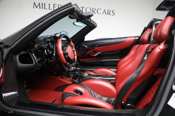 Used 2018 Pagani Huayra Roadster for sale Sold at Maserati of Greenwich in Greenwich CT 06830 25