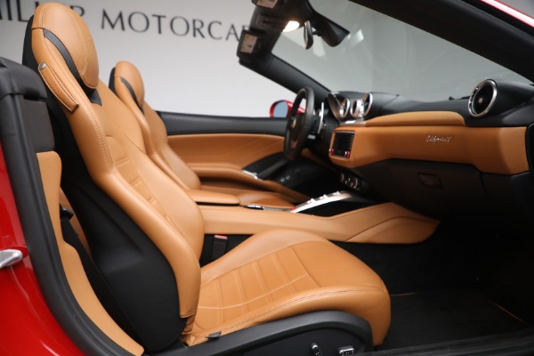 Used 2017 Ferrari California T for sale Sold at Maserati of Greenwich in Greenwich CT 06830 24