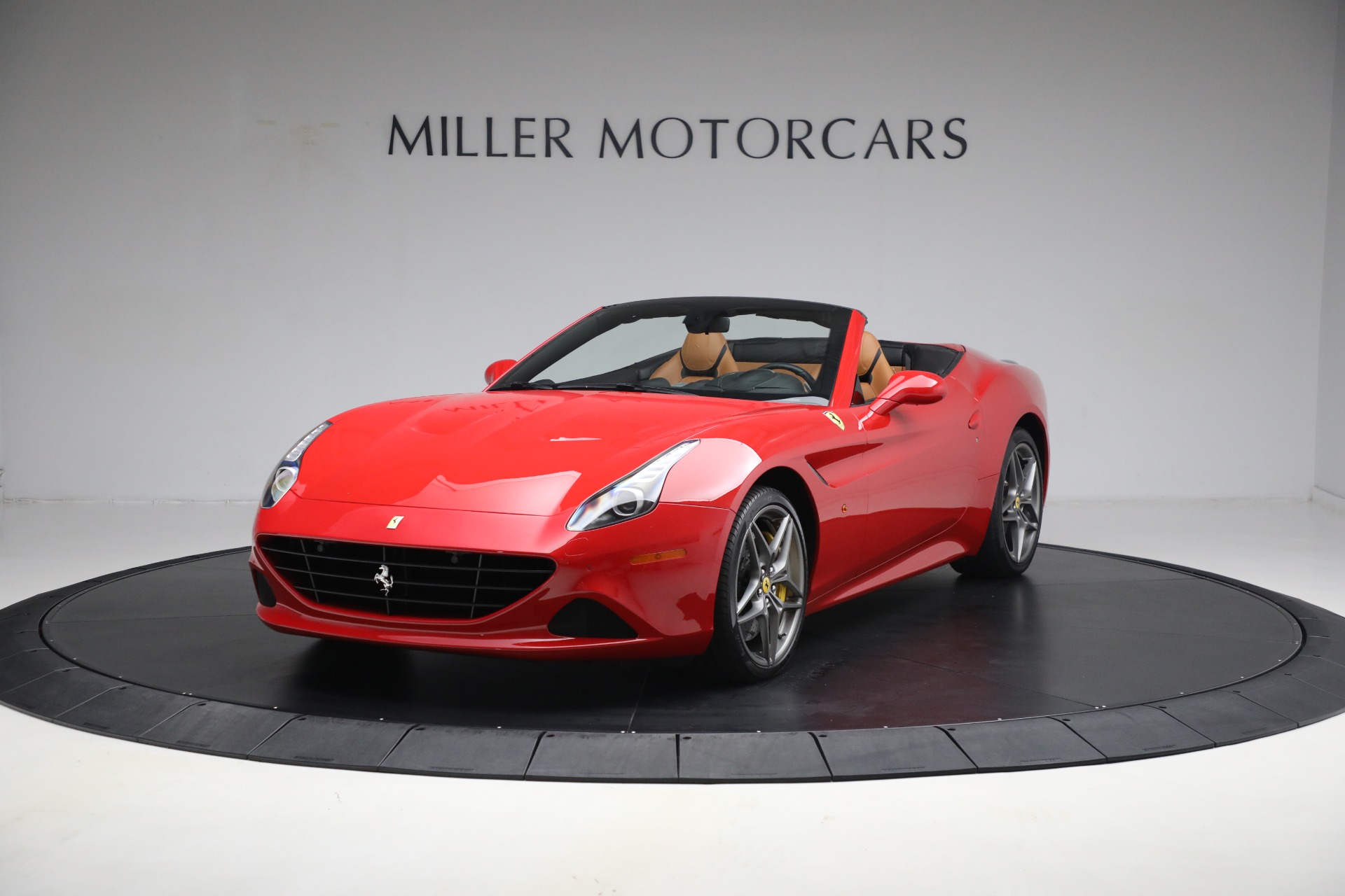 Used 2017 Ferrari California T for sale Sold at Maserati of Greenwich in Greenwich CT 06830 1