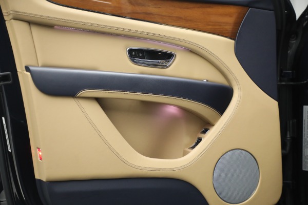 Used 2021 Bentley Bentayga V8 for sale Sold at Maserati of Greenwich in Greenwich CT 06830 14