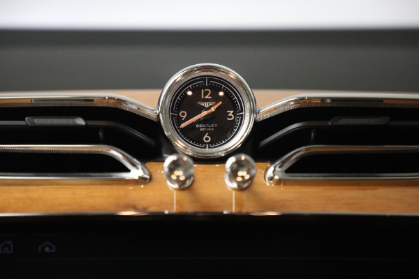 Used 2021 Bentley Bentayga V8 for sale Sold at Maserati of Greenwich in Greenwich CT 06830 28