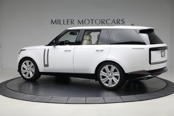 Used 2023 Land Rover Range Rover P530 SE for sale Sold at Maserati of Greenwich in Greenwich CT 06830 4
