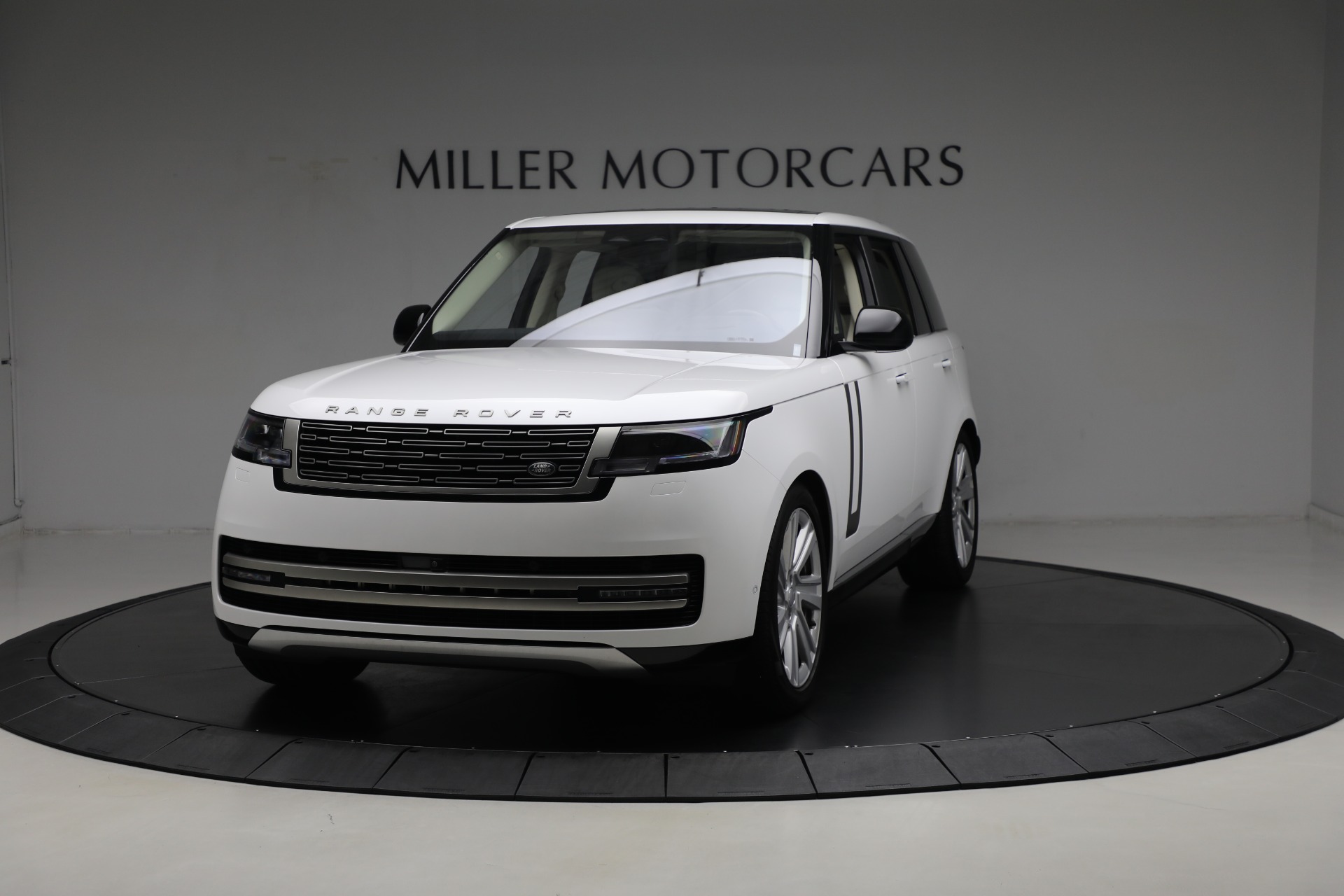 Used 2023 Land Rover Range Rover P530 SE for sale Sold at Maserati of Greenwich in Greenwich CT 06830 1