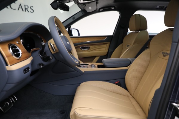 Used 2025 Bentley Bentayga EWB Azure V8 for sale $239,900 at Maserati of Greenwich in Greenwich CT 06830 18
