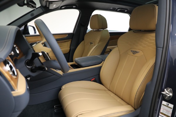 Used 2025 Bentley Bentayga EWB Azure V8 for sale $239,900 at Maserati of Greenwich in Greenwich CT 06830 19