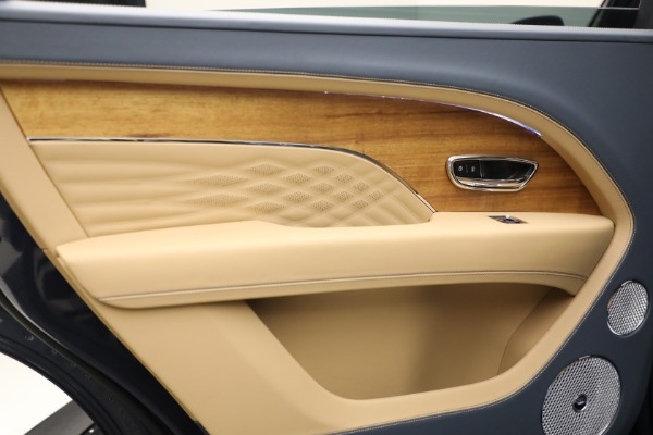 Used 2025 Bentley Bentayga EWB Azure V8 for sale $239,900 at Maserati of Greenwich in Greenwich CT 06830 24