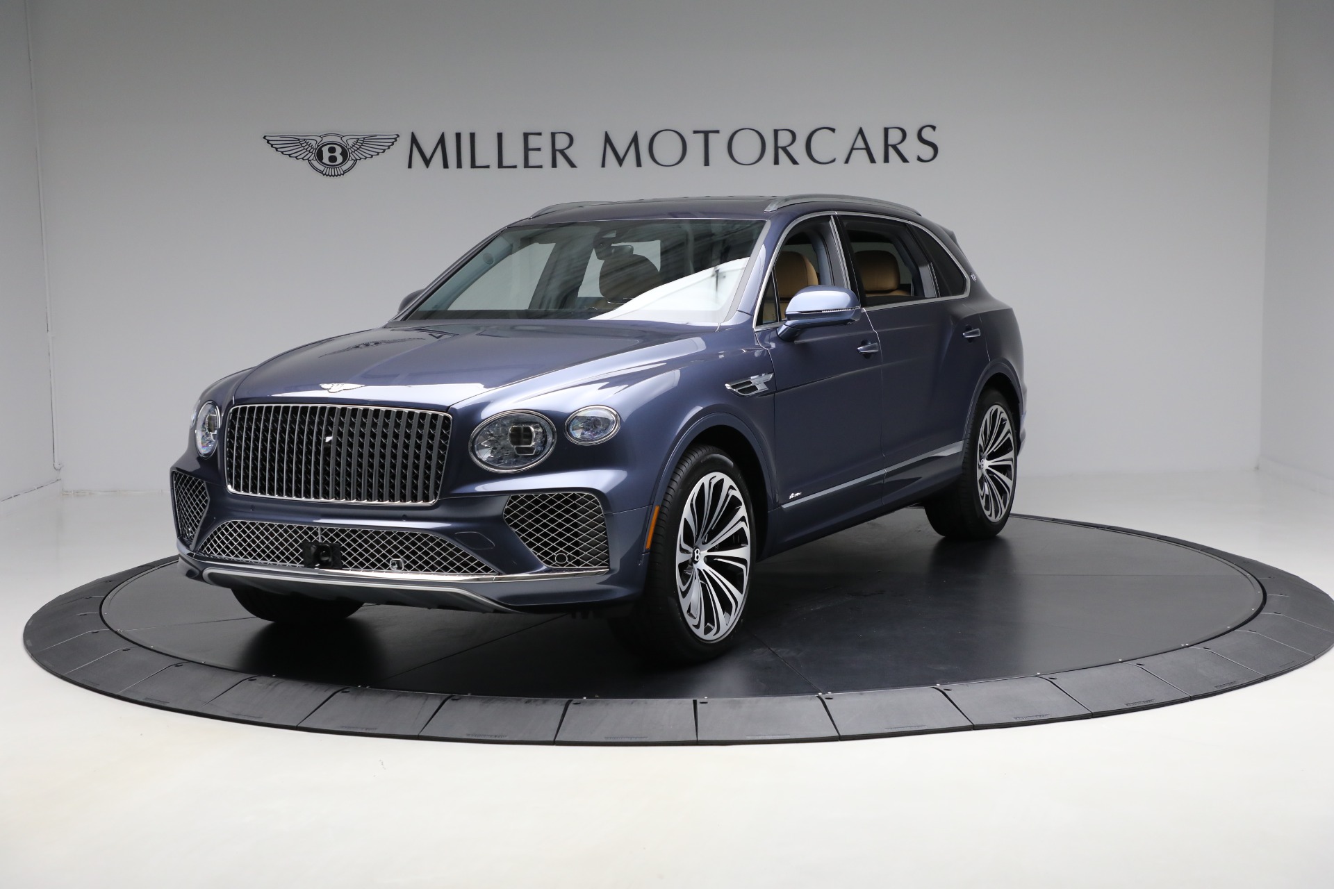 Used 2025 Bentley Bentayga EWB Azure V8 for sale $239,900 at Maserati of Greenwich in Greenwich CT 06830 1