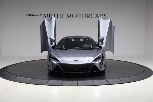 Used 2025 McLaren Artura Vision for sale $292,398 at Maserati of Greenwich in Greenwich CT 06830 13