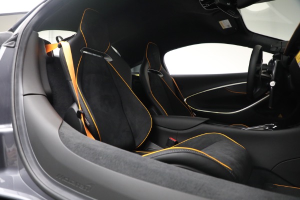 Used 2025 McLaren Artura Vision for sale $292,398 at Maserati of Greenwich in Greenwich CT 06830 25
