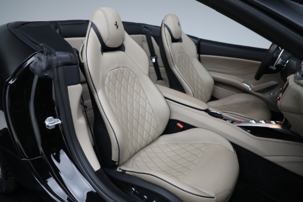 Used 2016 Ferrari California T for sale $122,900 at Maserati of Greenwich in Greenwich CT 06830 21