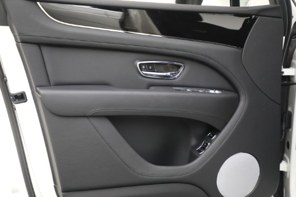 New 2025 Bentley Bentayga V8 for sale $228,660 at Maserati of Greenwich in Greenwich CT 06830 14