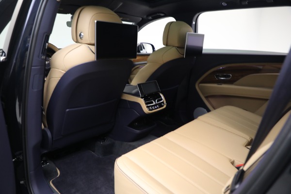 Used 2024 Bentley Bentayga EWB V8 for sale $204,900 at Maserati of Greenwich in Greenwich CT 06830 21