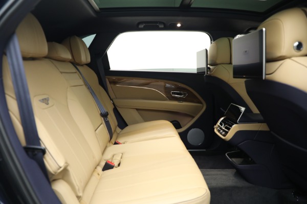 Used 2024 Bentley Bentayga EWB V8 for sale $204,900 at Maserati of Greenwich in Greenwich CT 06830 25