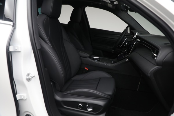 Used 2025 Maserati Grecale for sale $57,550 at Maserati of Greenwich in Greenwich CT 06830 16