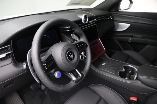 Used 2025 Maserati Grecale for sale $57,550 at Maserati of Greenwich in Greenwich CT 06830 23