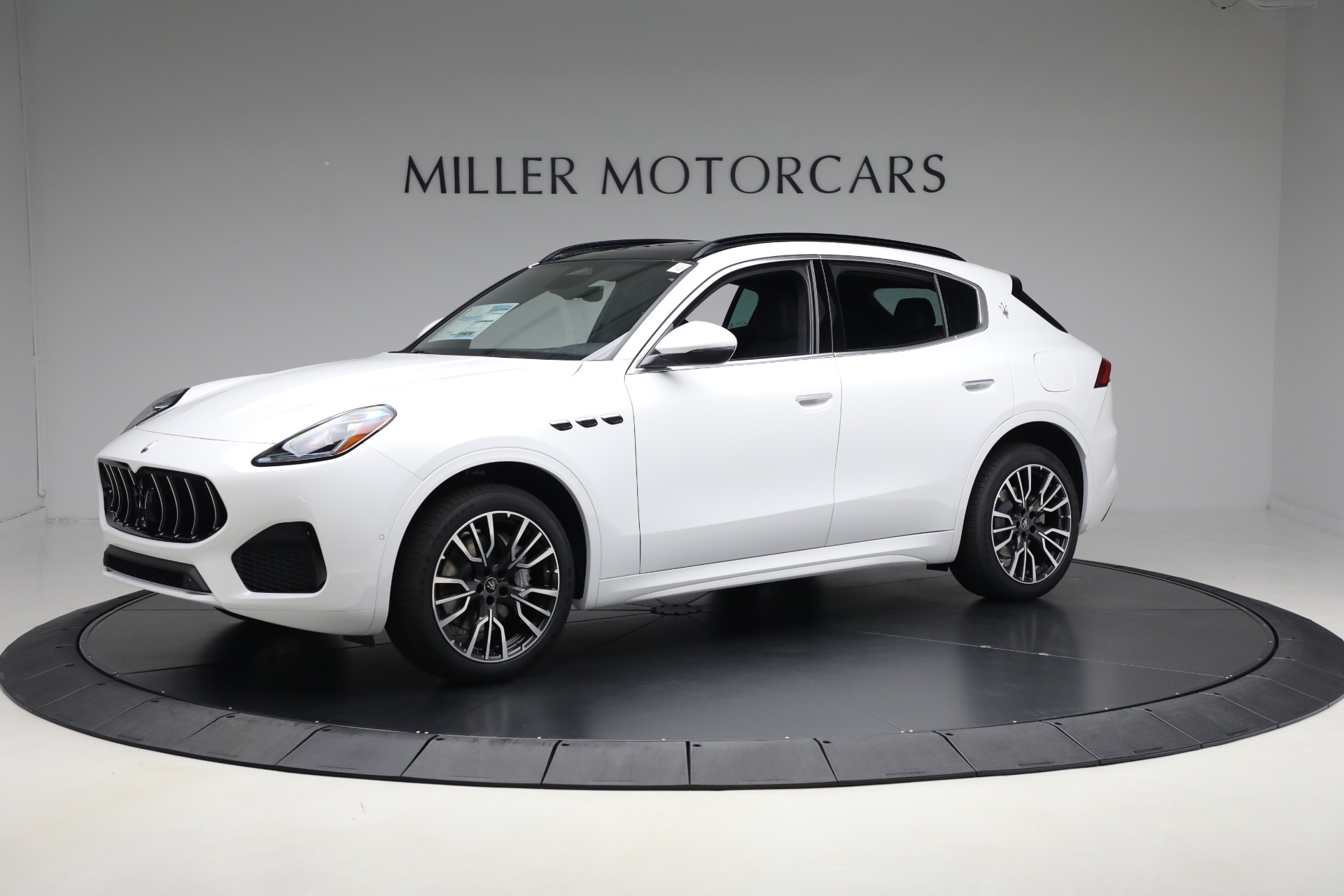 Used 2025 Maserati Grecale for sale $57,550 at Maserati of Greenwich in Greenwich CT 06830 1