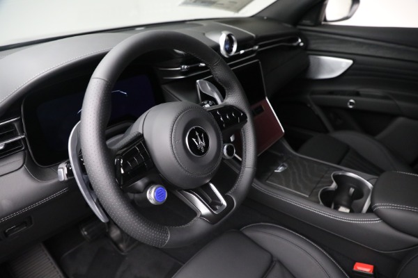 New 2025 Maserati Grecale for sale $71,739 at Maserati of Greenwich in Greenwich CT 06830 13