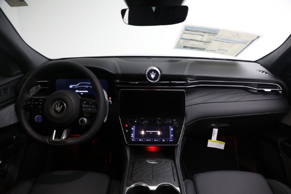 New 2025 Maserati Grecale for sale $71,739 at Maserati of Greenwich in Greenwich CT 06830 23