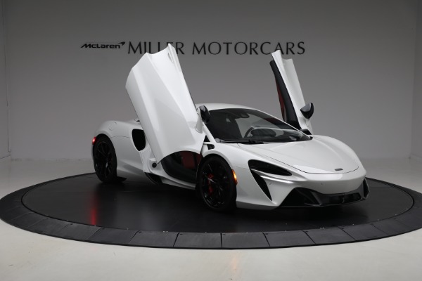 New 2026 McLaren Artura TechLux for sale $304,500 at Maserati of Greenwich in Greenwich CT 06830 20