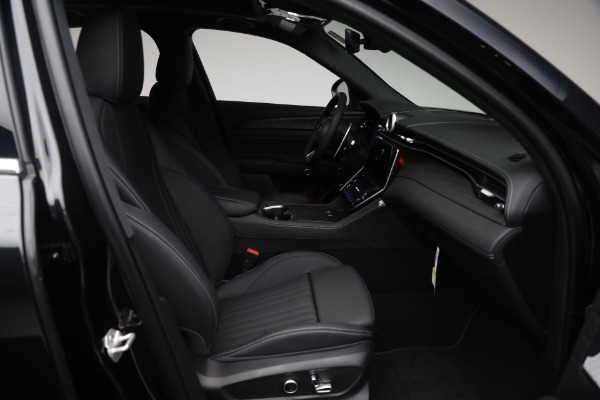New 2025 Maserati Grecale for sale $71,889 at Maserati of Greenwich in Greenwich CT 06830 16