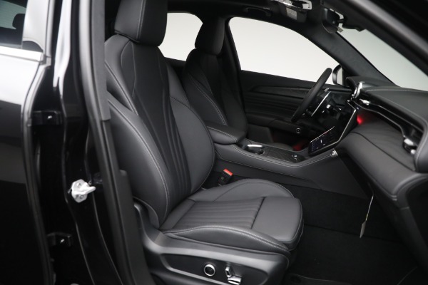 New 2025 Maserati Grecale for sale $71,889 at Maserati of Greenwich in Greenwich CT 06830 17