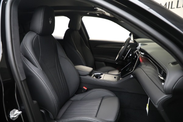 New 2025 Maserati Grecale Modena for sale $82,215 at Maserati of Greenwich in Greenwich CT 06830 17