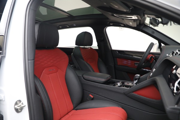 Used 2025 Bentley Bentayga EWB Azure V8 for sale $255,900 at Maserati of Greenwich in Greenwich CT 06830 23